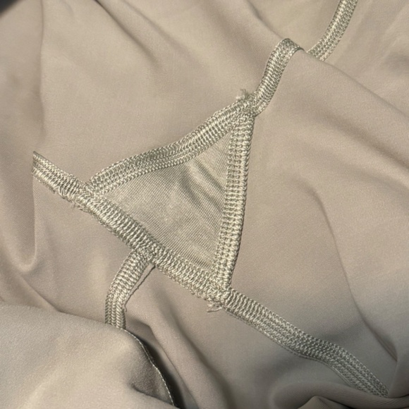 lululemon - Wunder Train High-Rise Light Green Crop Legging - Size 12 - Picture 10 of 12